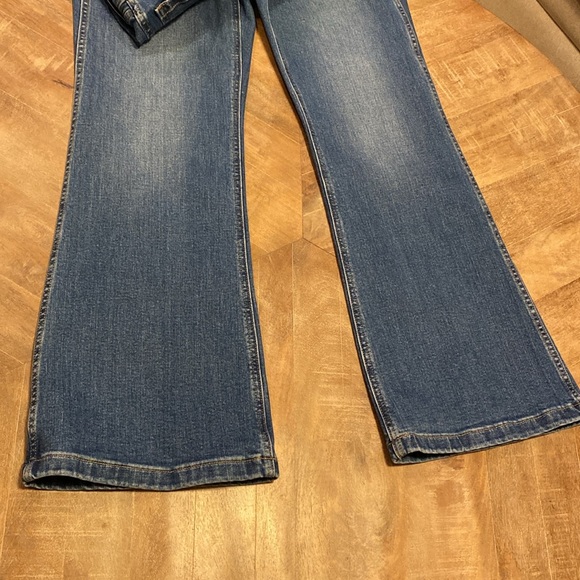 High Rise '70s Flare Jeans - Picture 6 of 8